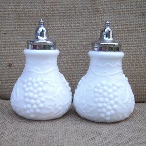 Vintage Imperial Milk Glass Salt & Pepper Shaker Set Grapes
